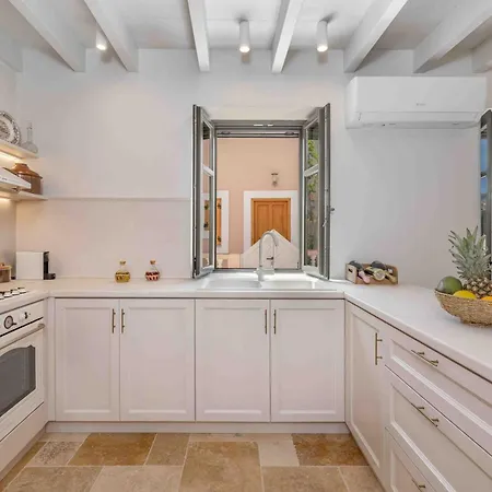 Casa Alizeta Chalki Town